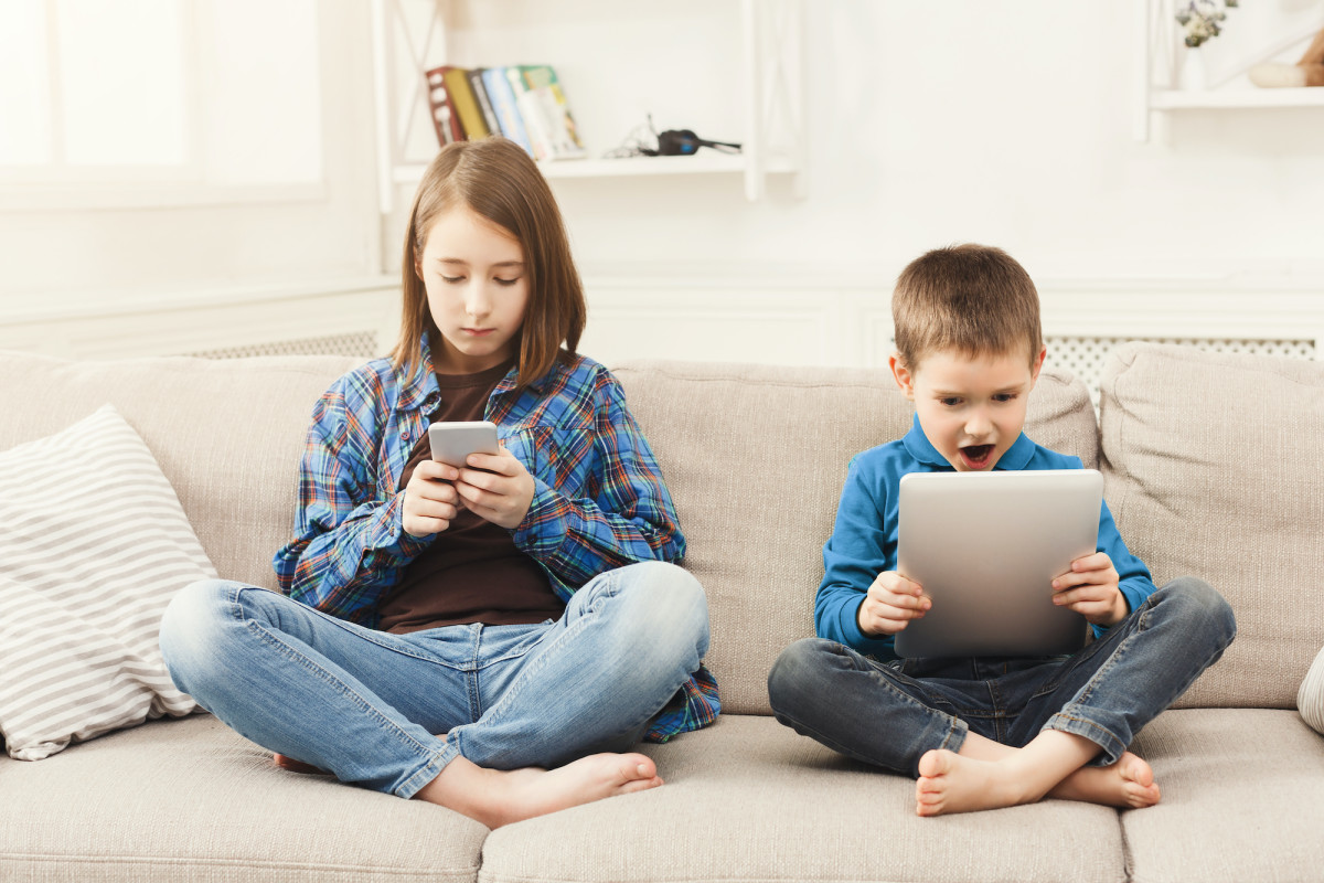 How to Ensure Your Children Stay Safe While Playing Online Games